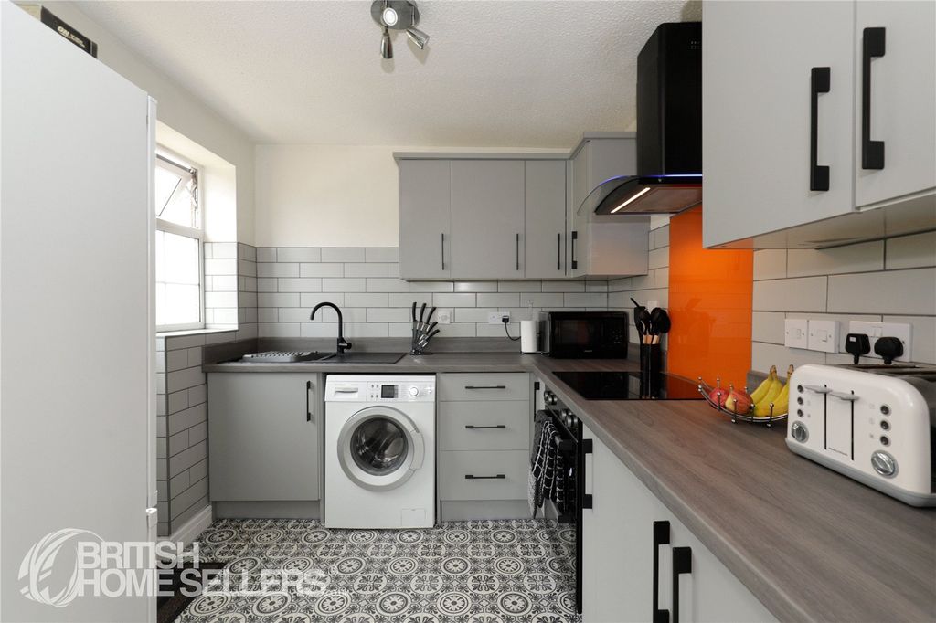 Property photo 3 of 14 Picture No. 05