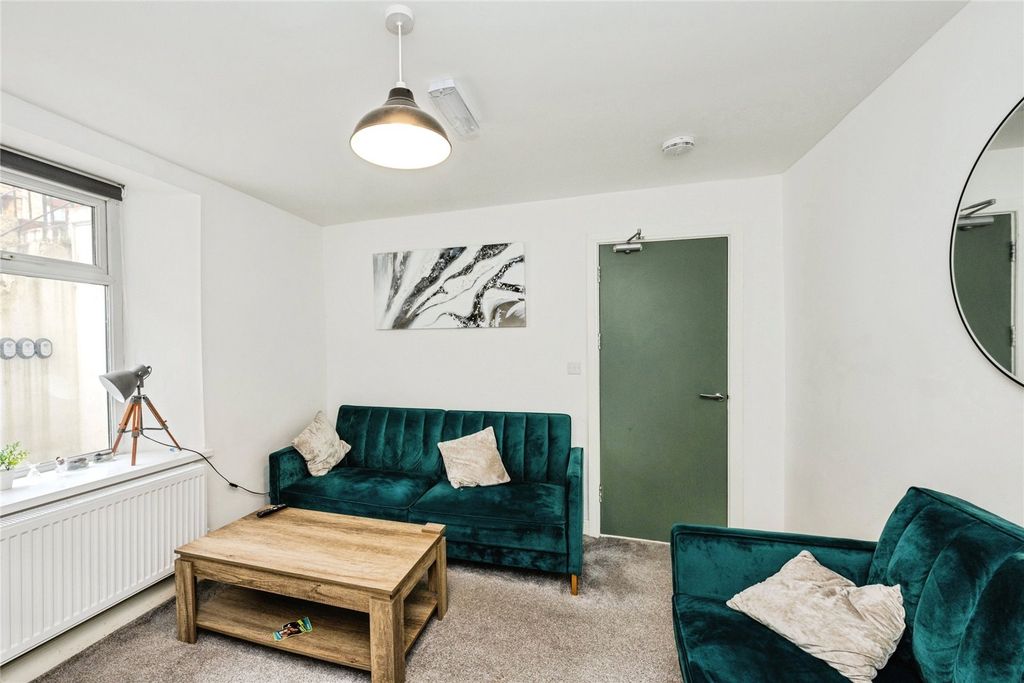 Property photo 3 of 31 Picture No. 33