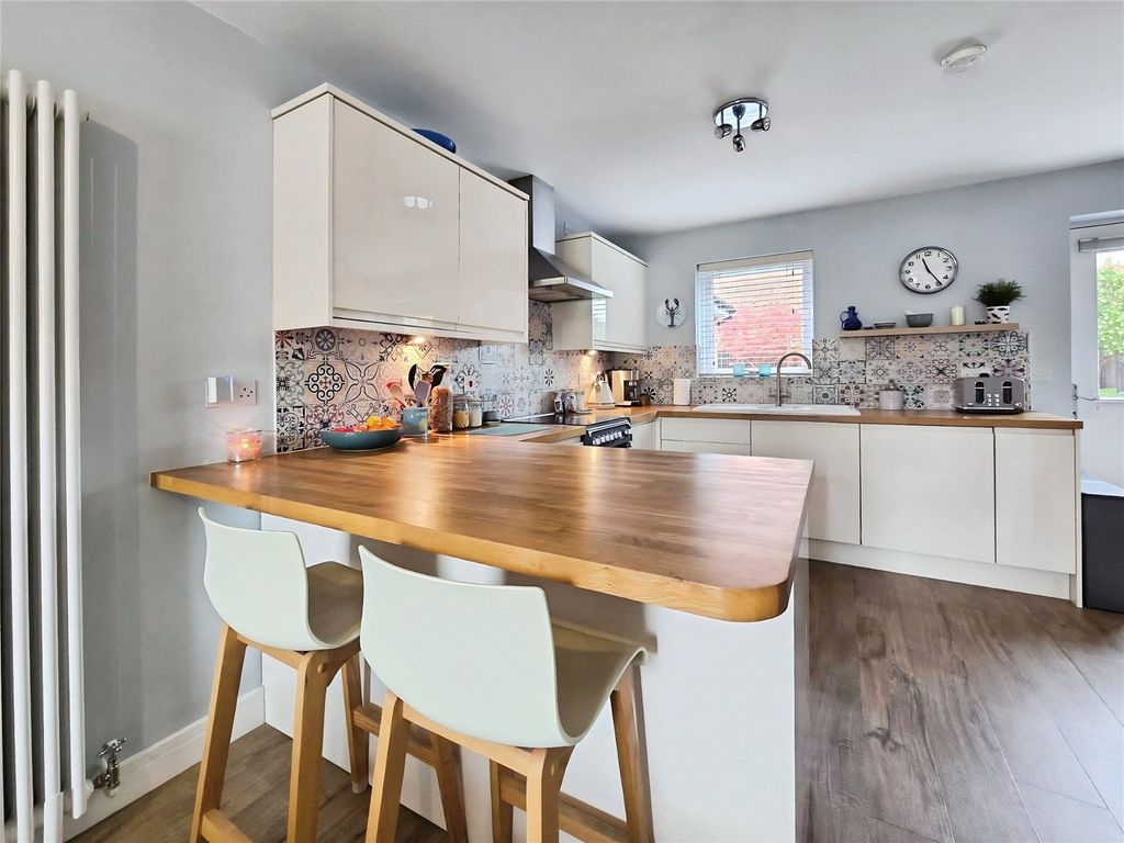 Property photo 2 of 17 Picture No. 02