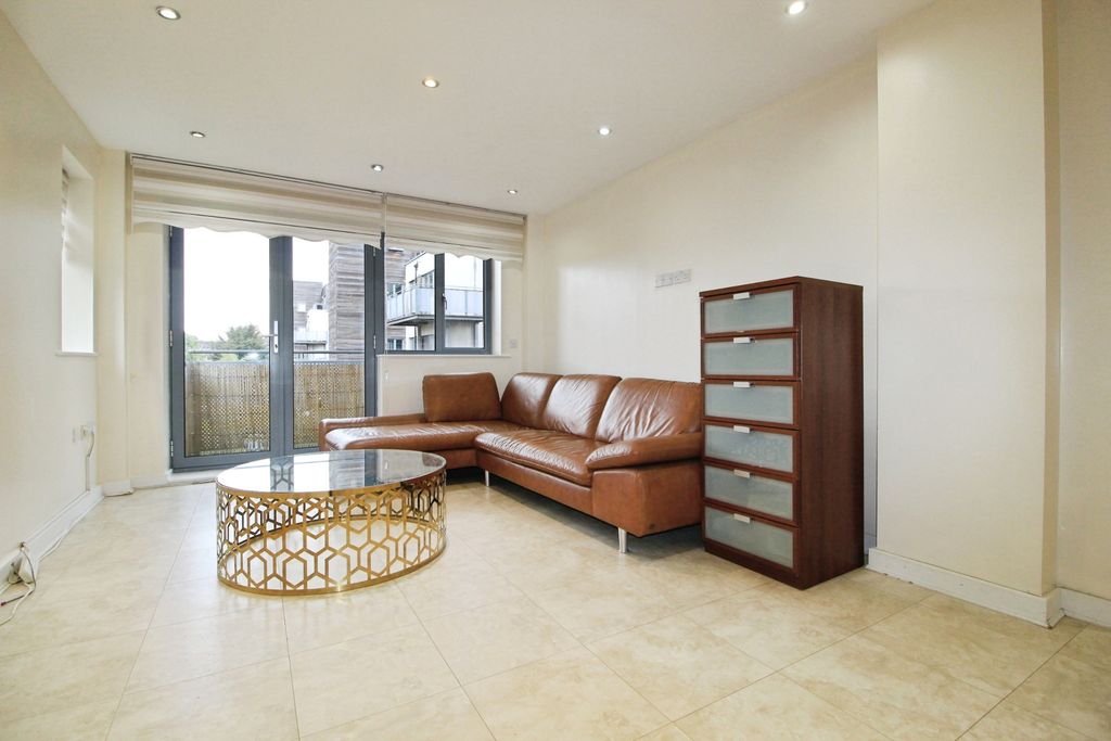 Property photo 2 of 18 Gallery