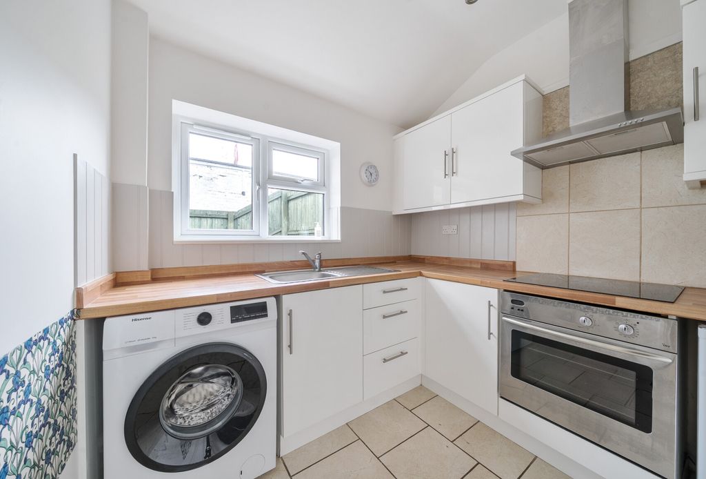 Property photo 3 of 10 1408521-7-6982230...