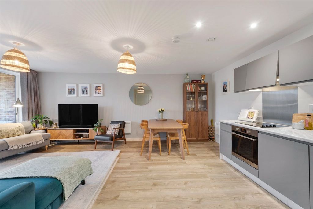 Property photo 1 of 17 Picture No. 01