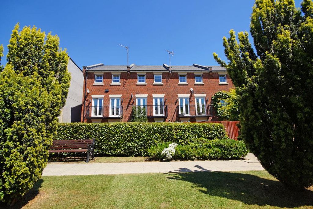 Property photo 1 of 15 External