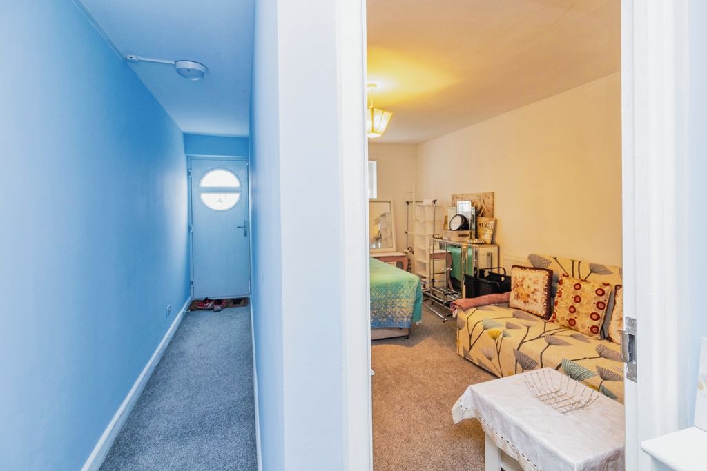 Property photo 2 of 17 Photography