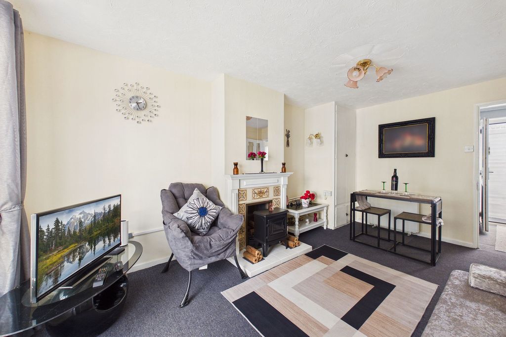 Property photo 3 of 17