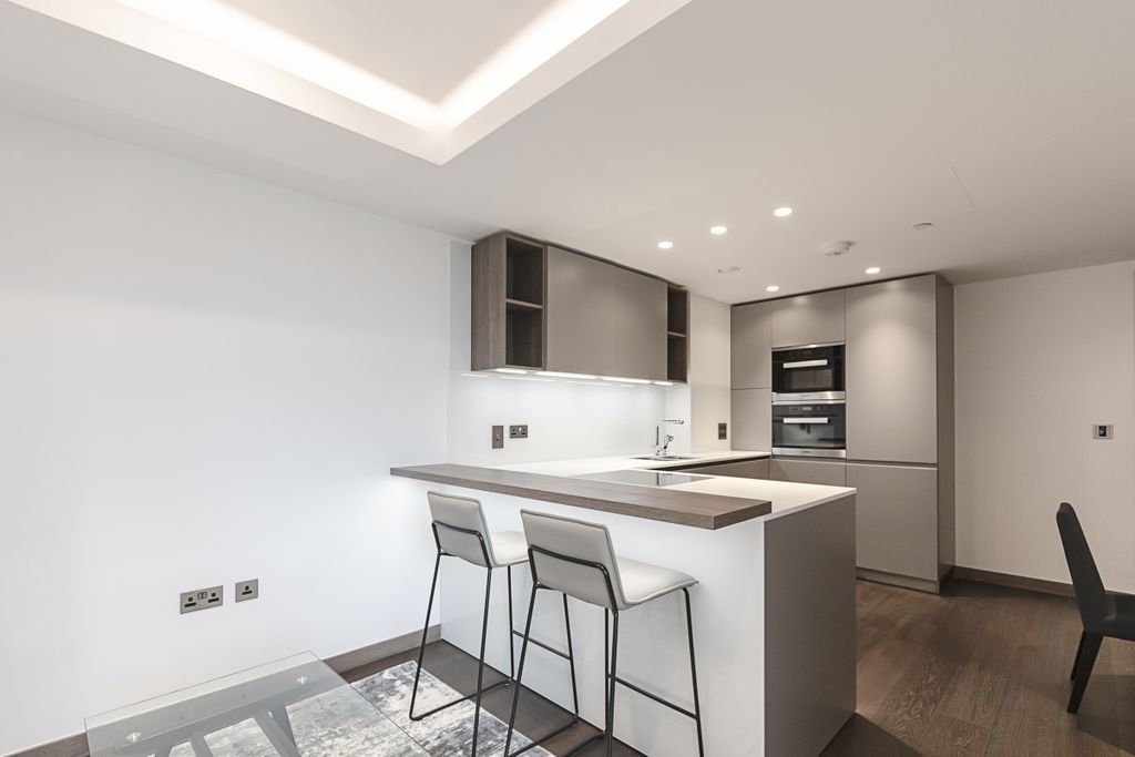 Property photo 2 of 11 Kitchen