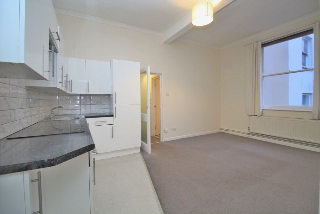 Property photo 3 of 12 33