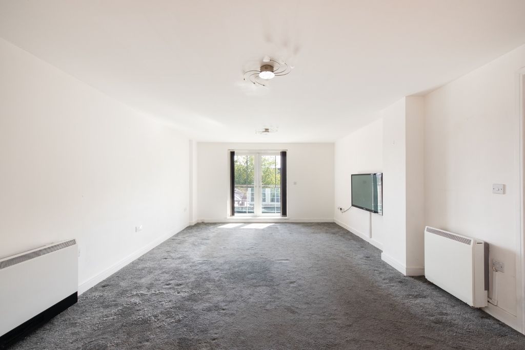Property photo 2 of 12 4533001