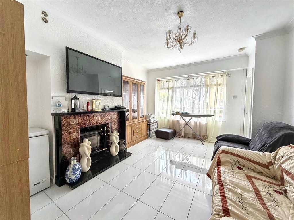 Property photo 2 of 12 5 (4).Jpg