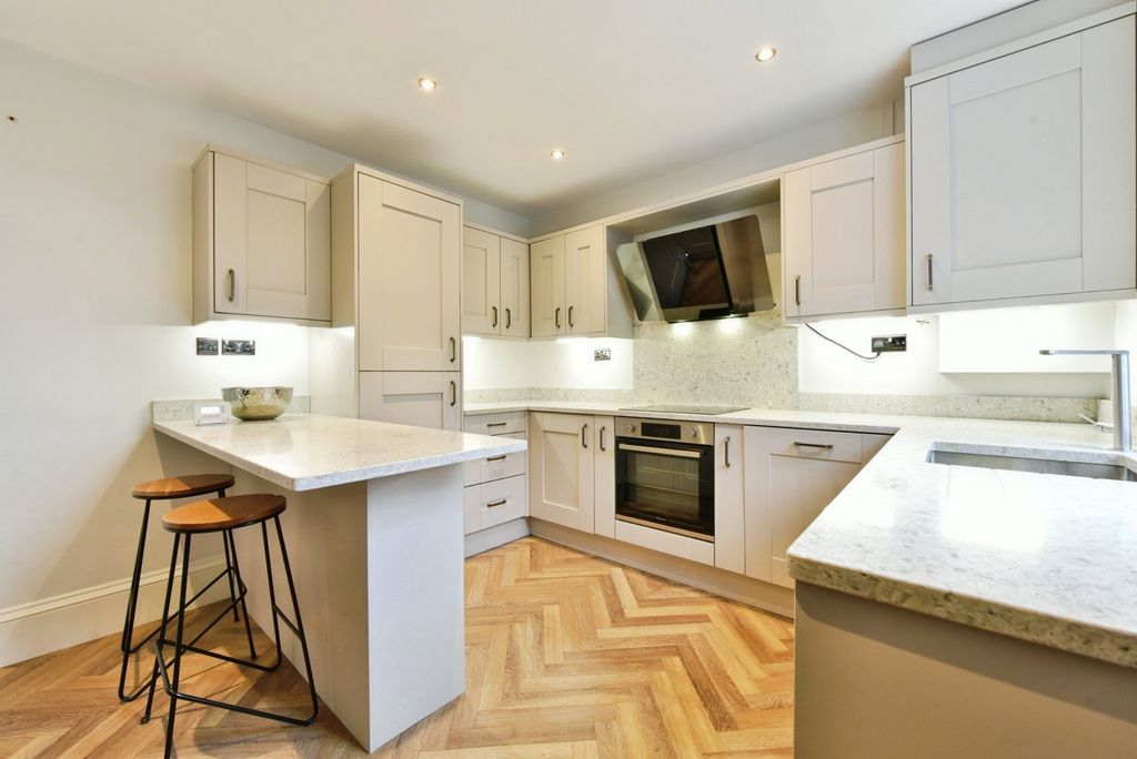 Property photo 2 of 20 Pbox-Img.Jpg