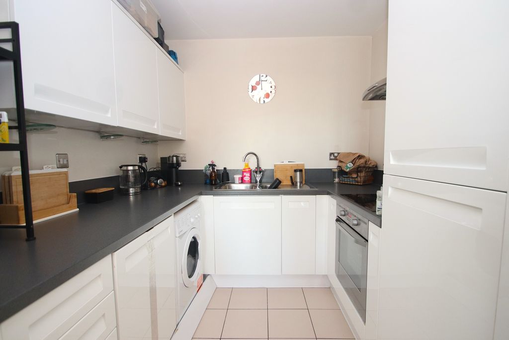 Property photo 3 of 7 Photo 2