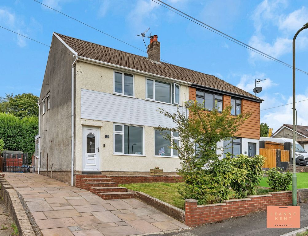 Property photo 1 of 28