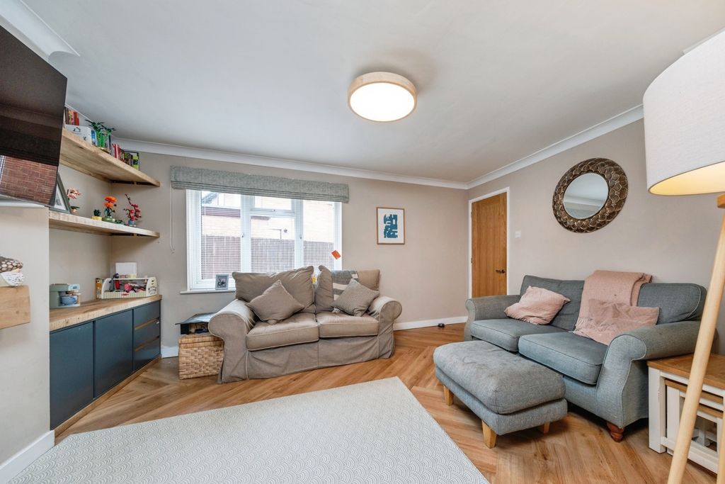 Property photo 3 of 20 Pbox-Img.Jpg