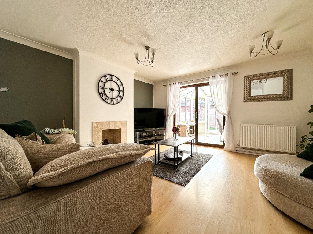 Property photo 2 of 17 5112755
