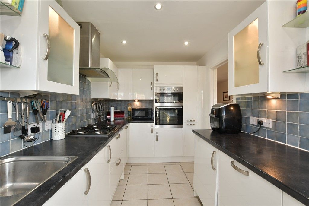 Property photo 1 of 14 Kitchen