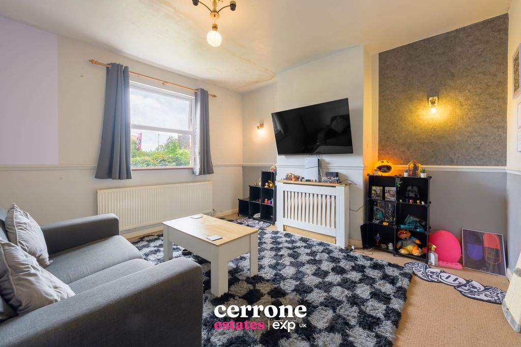 Property photo 3 of 18