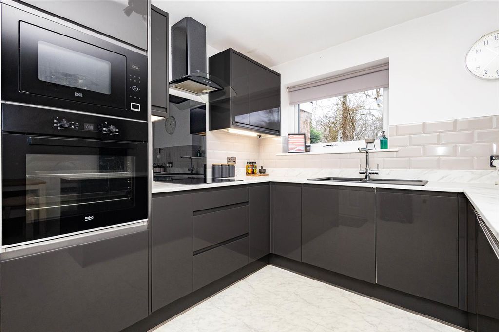 Property photo 2 of 15 Kitchen/Diner