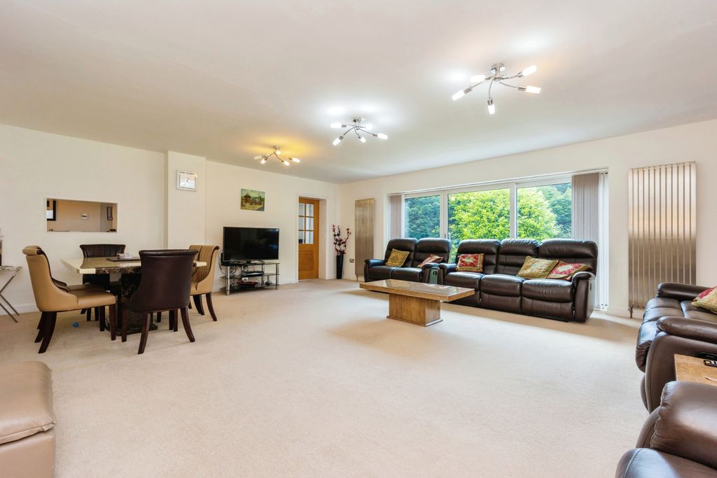Property photo 3 of 17 Photography