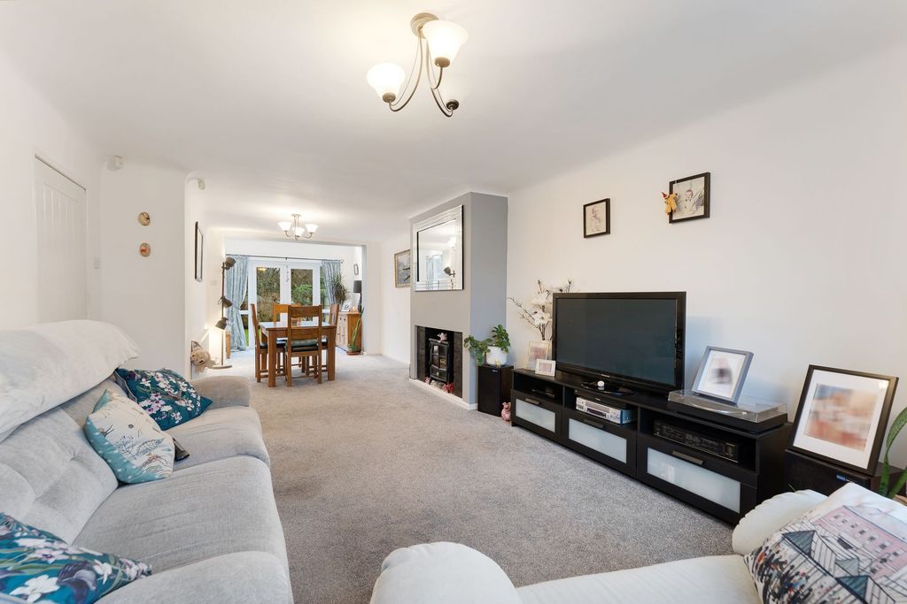 Property photo 2 of 24