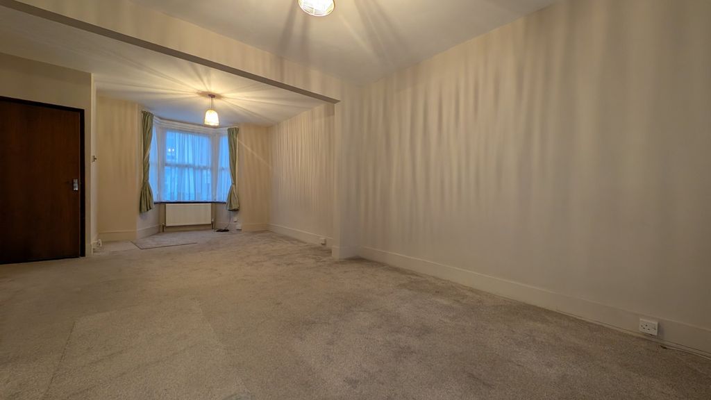 Property photo 2 of 9 Picture 2