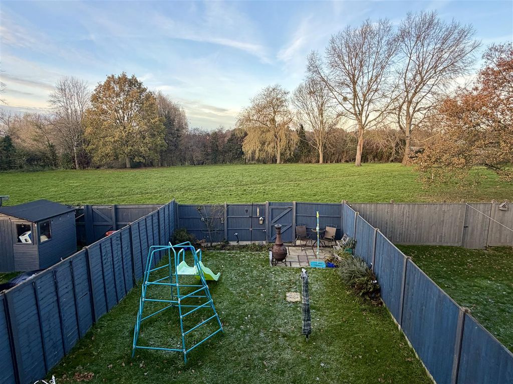 Property photo 2 of 17 Outside