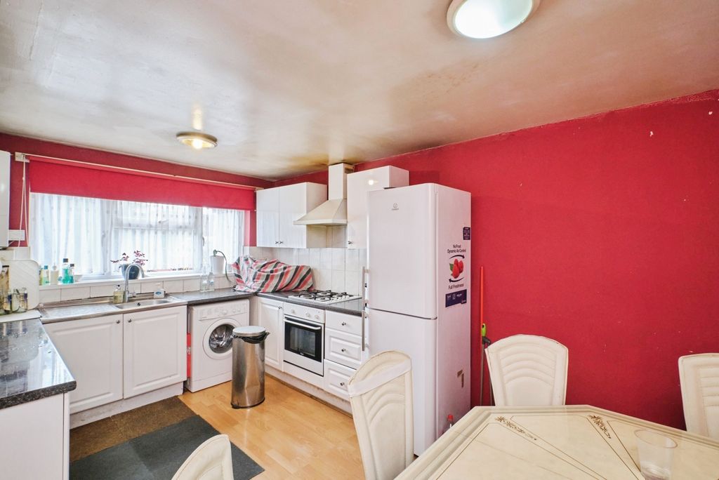 Property photo 2 of 14 Photo