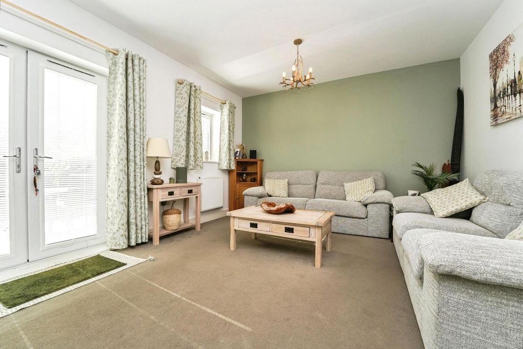 Property photo 3 of 20 Pbox-Img.Jpg