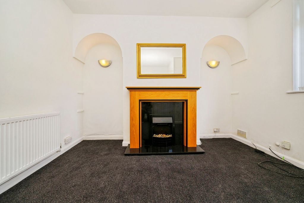 Property photo 2 of 16 Pbox-Img.Jpg