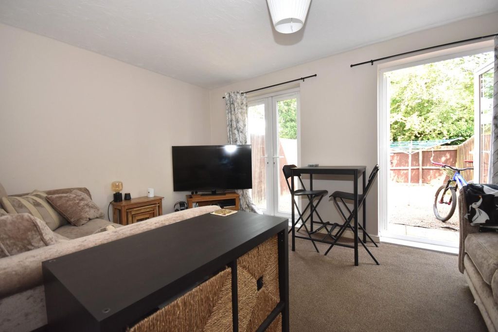 Property photo 2 of 14 Lounge.Jpg
