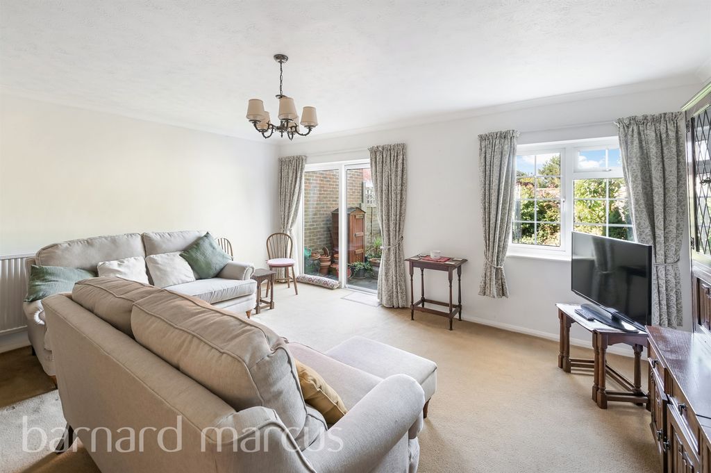 Property photo 2 of 9