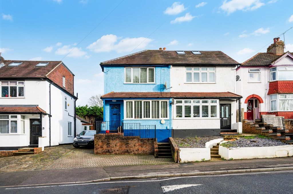 Property photo 1 of 16 Ashurst Road, (15).Jpg