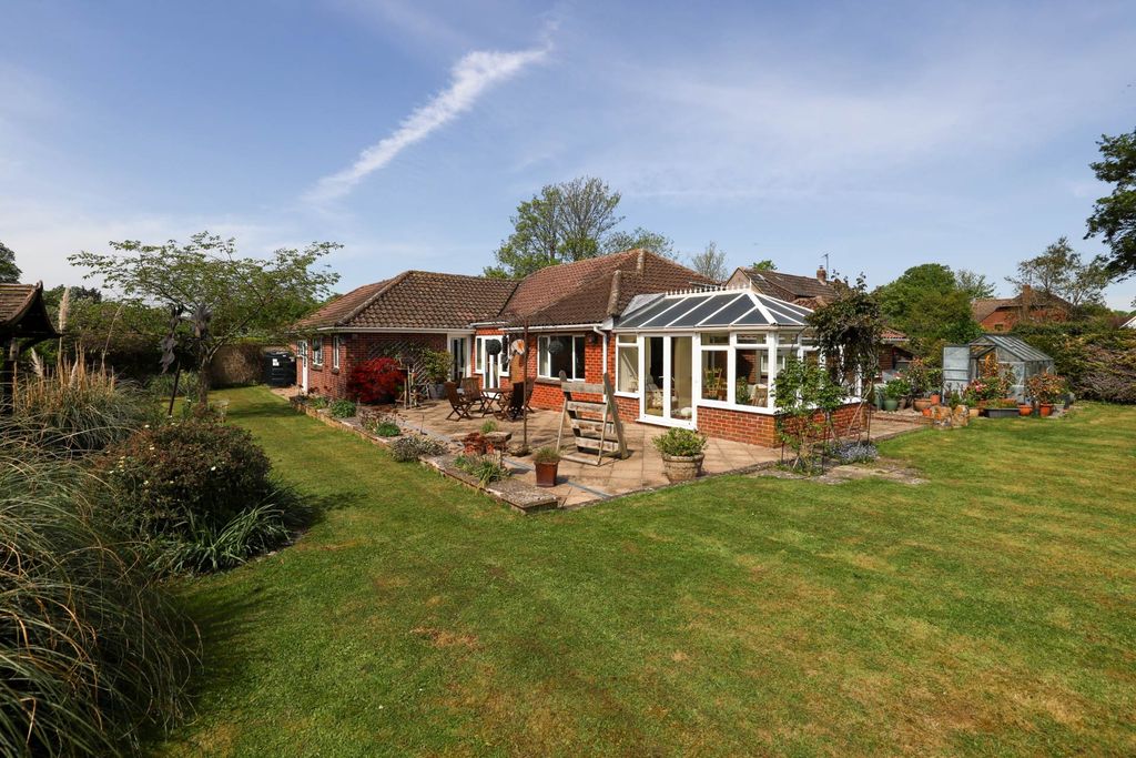 Property photo 1 of 32