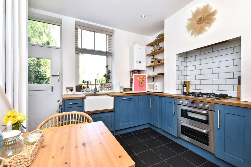 Property photo 3 of 22 Picture No. 12