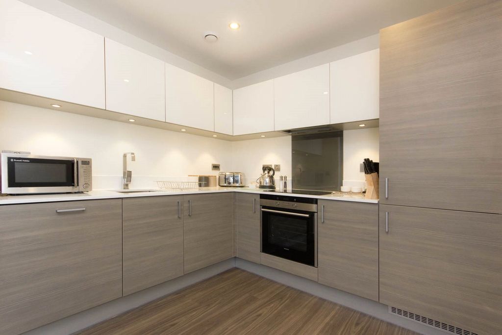 Property photo 2 of 10 Kitchen