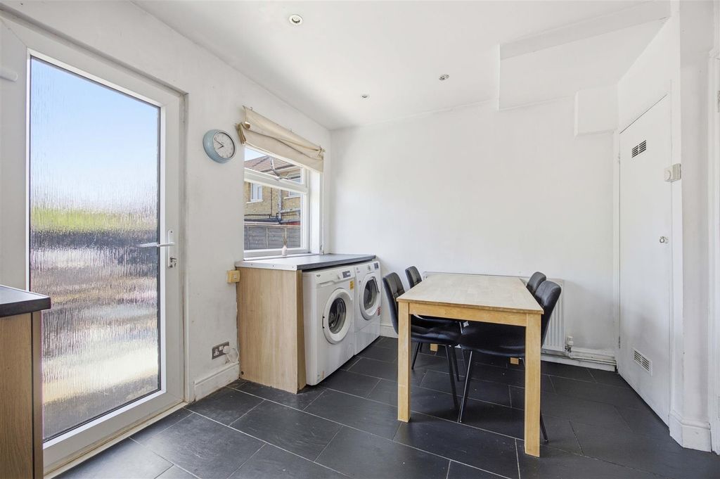 Property photo 3 of 12 Dining Area