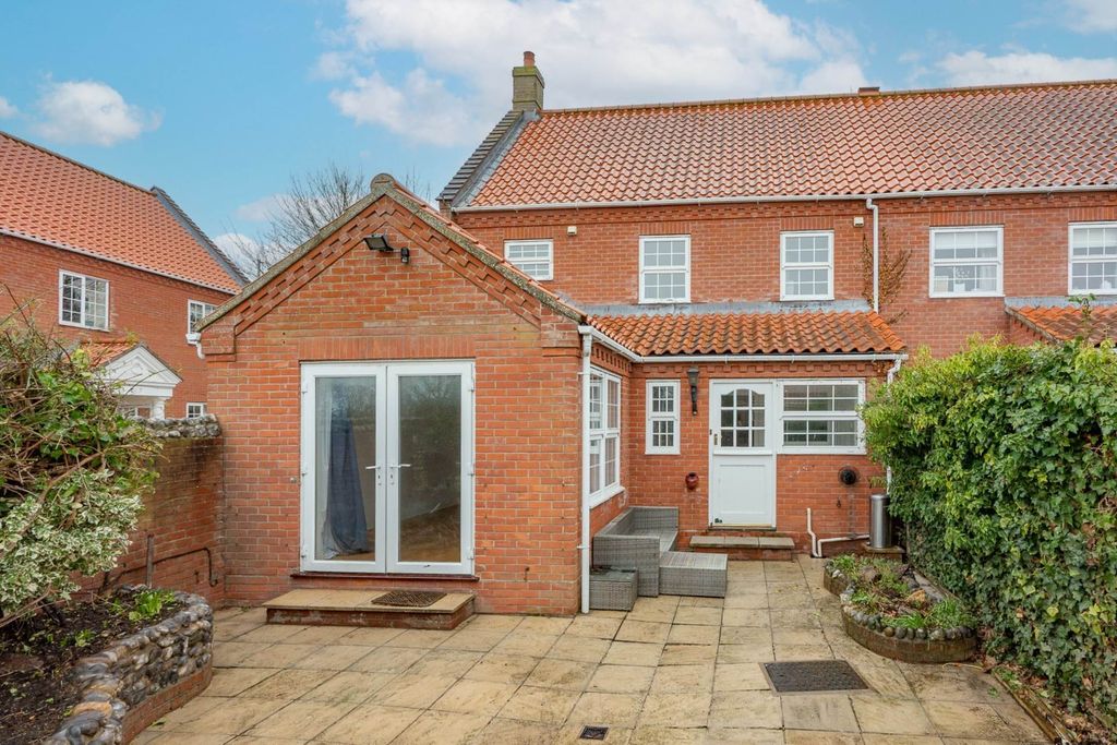 Property photo 2 of 20