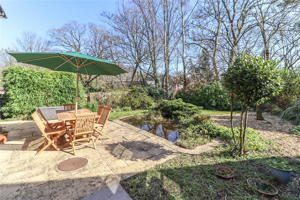 Property photo 2 of 28 Picture No. 30