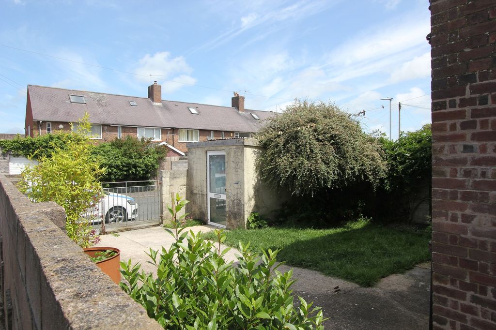 Property photo 2 of 8