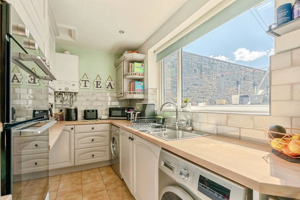 Property photo 2 of 16 Picture No. 03