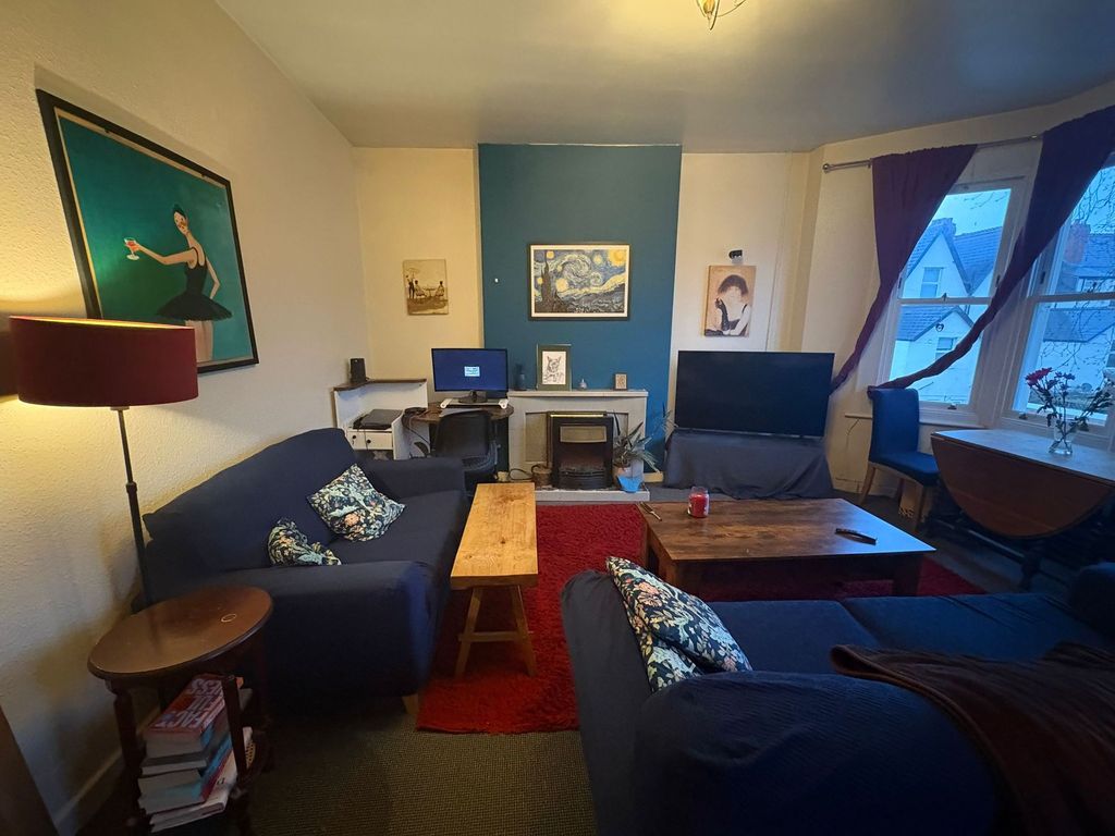 Property photo 3 of 13 Living Room