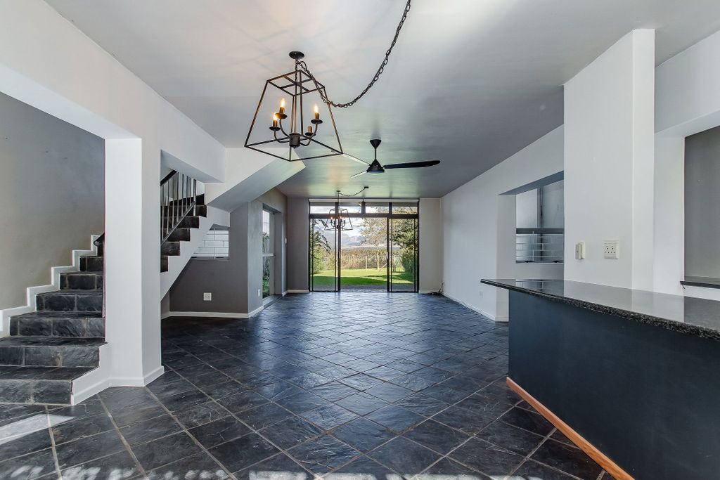 Property photo 2 of 26 Tk1735049