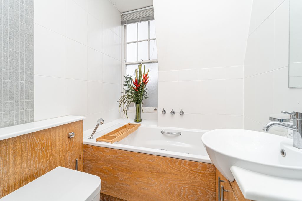Property photo 3 of 13 Ndb05479