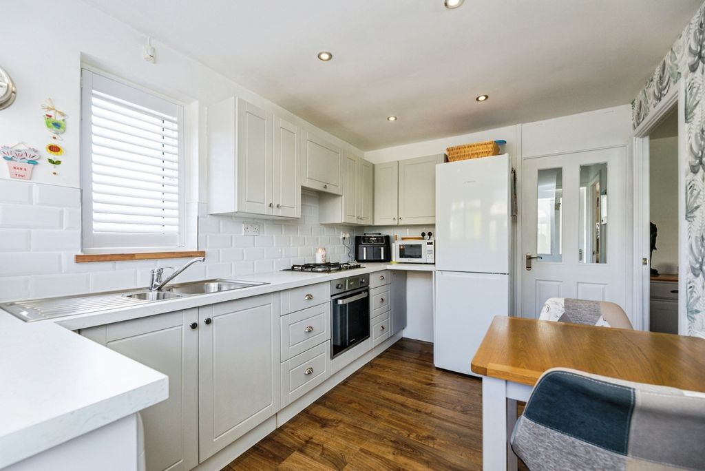 Property photo 2 of 17 Photo