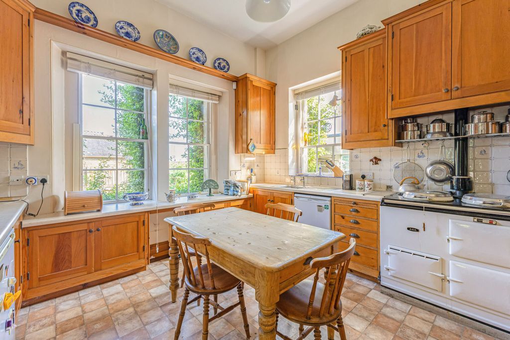 Property photo 3 of 16 Kitchen/Breakfast Room