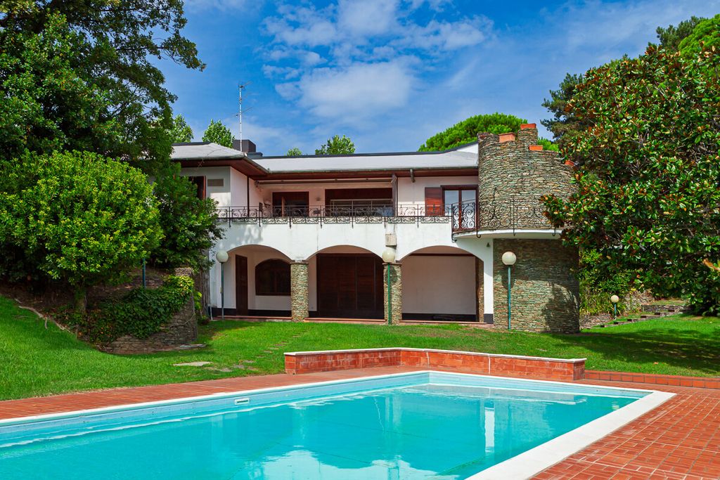 Property photo 1 of 26