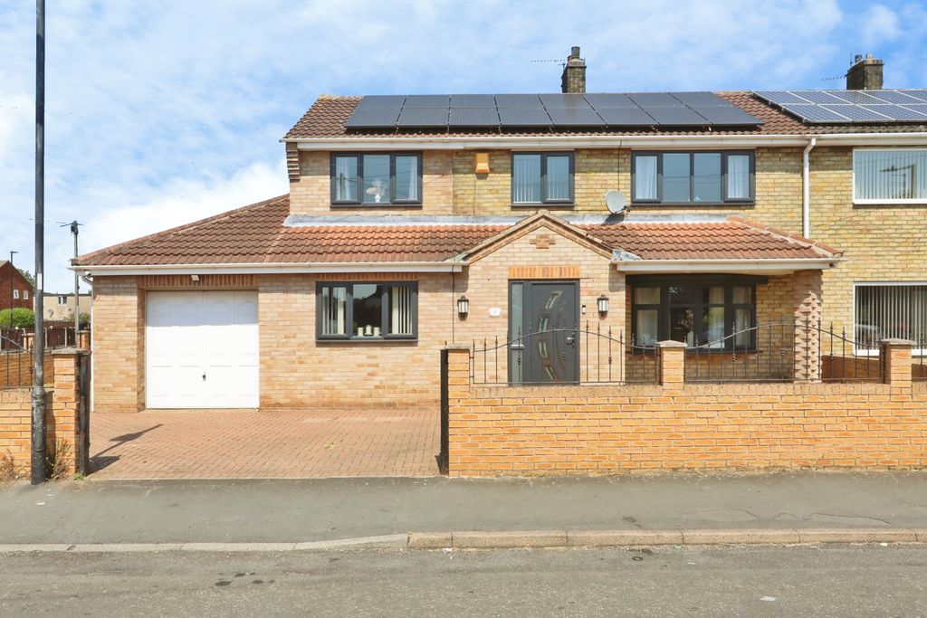 Property photo 1 of 28