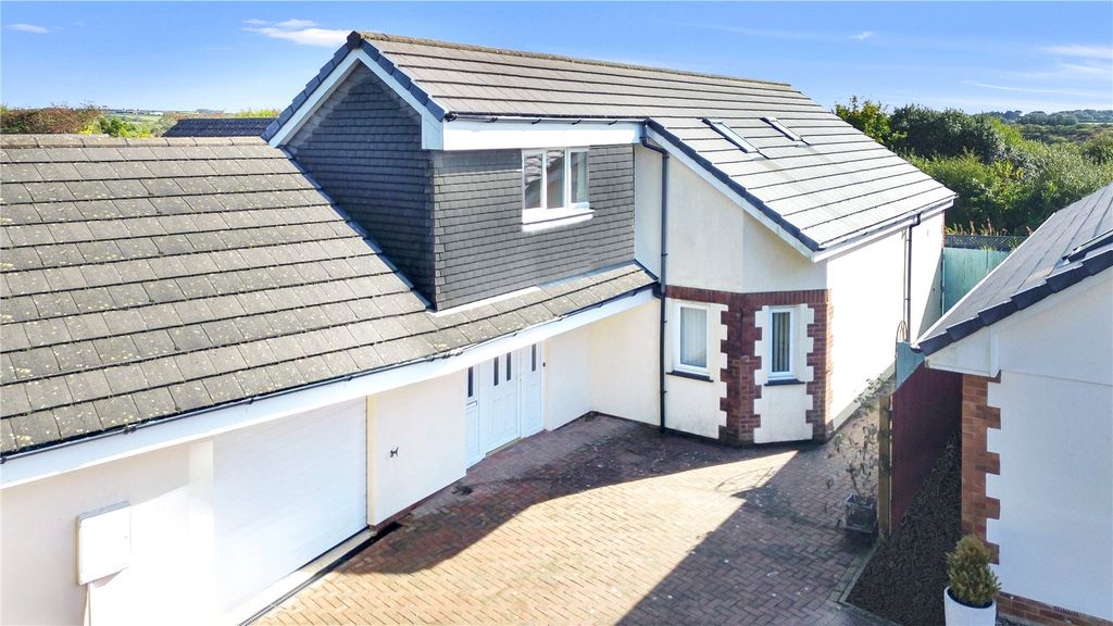 Property photo 1 of 16 Front