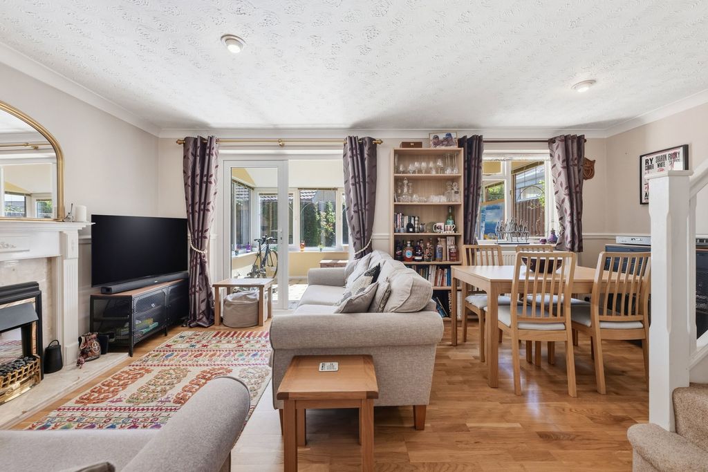 Property photo 3 of 19