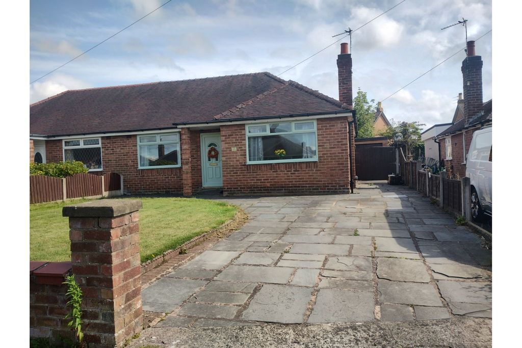 Property photo 1 of 14 Front View