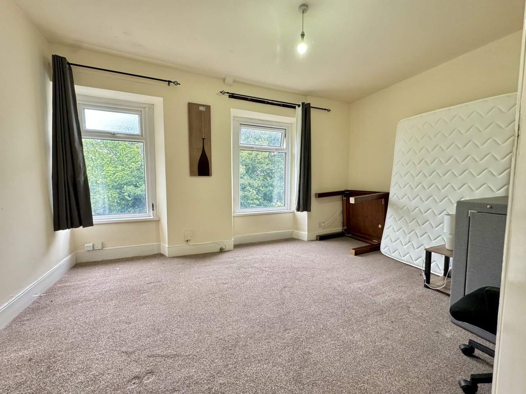 Property photo 2 of 11 Not Specified
